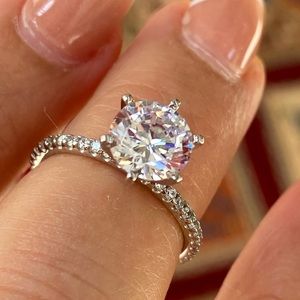 Round 1.60 CT Solitaire Engagement Ring